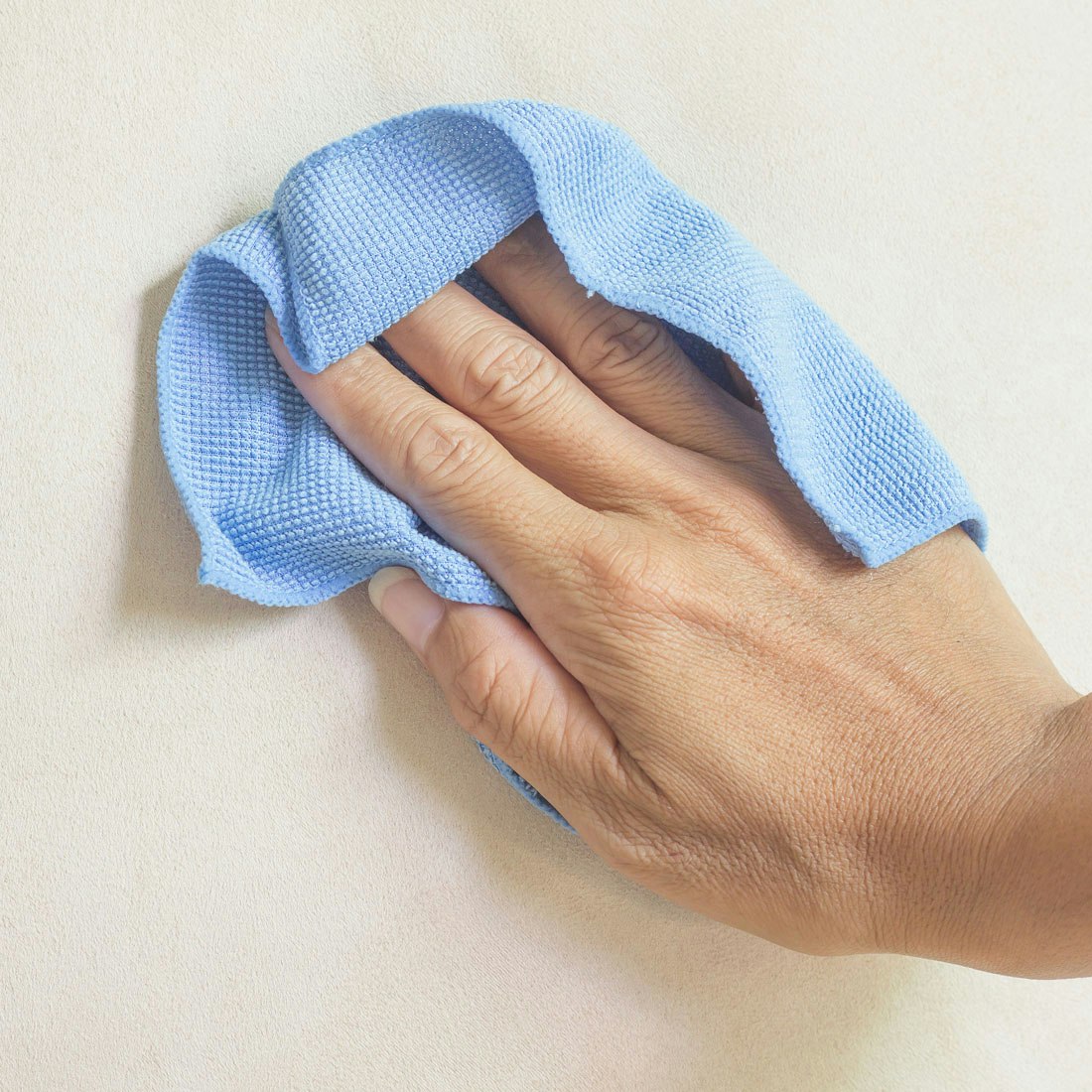 using-cloth-on-whiteboard-to-remove.jpg